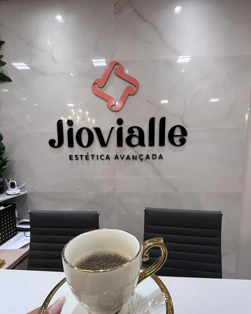 Recepção da Jiovialle, com café de boas-vindas