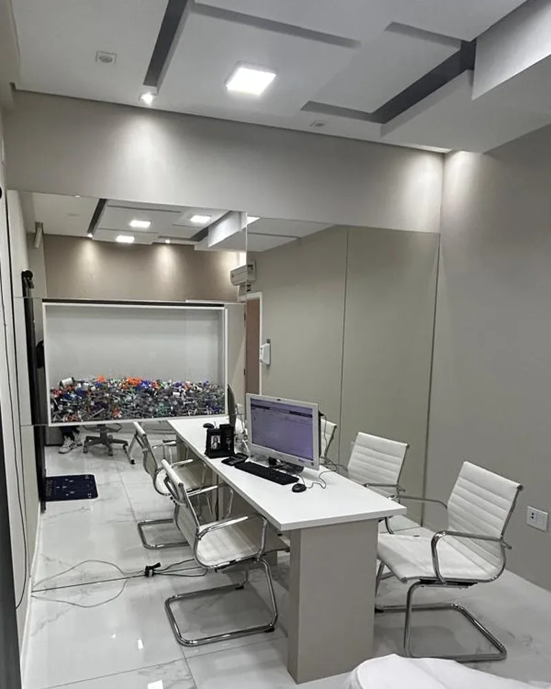 Sala de avaliação da Jiovialle Estética Avançada